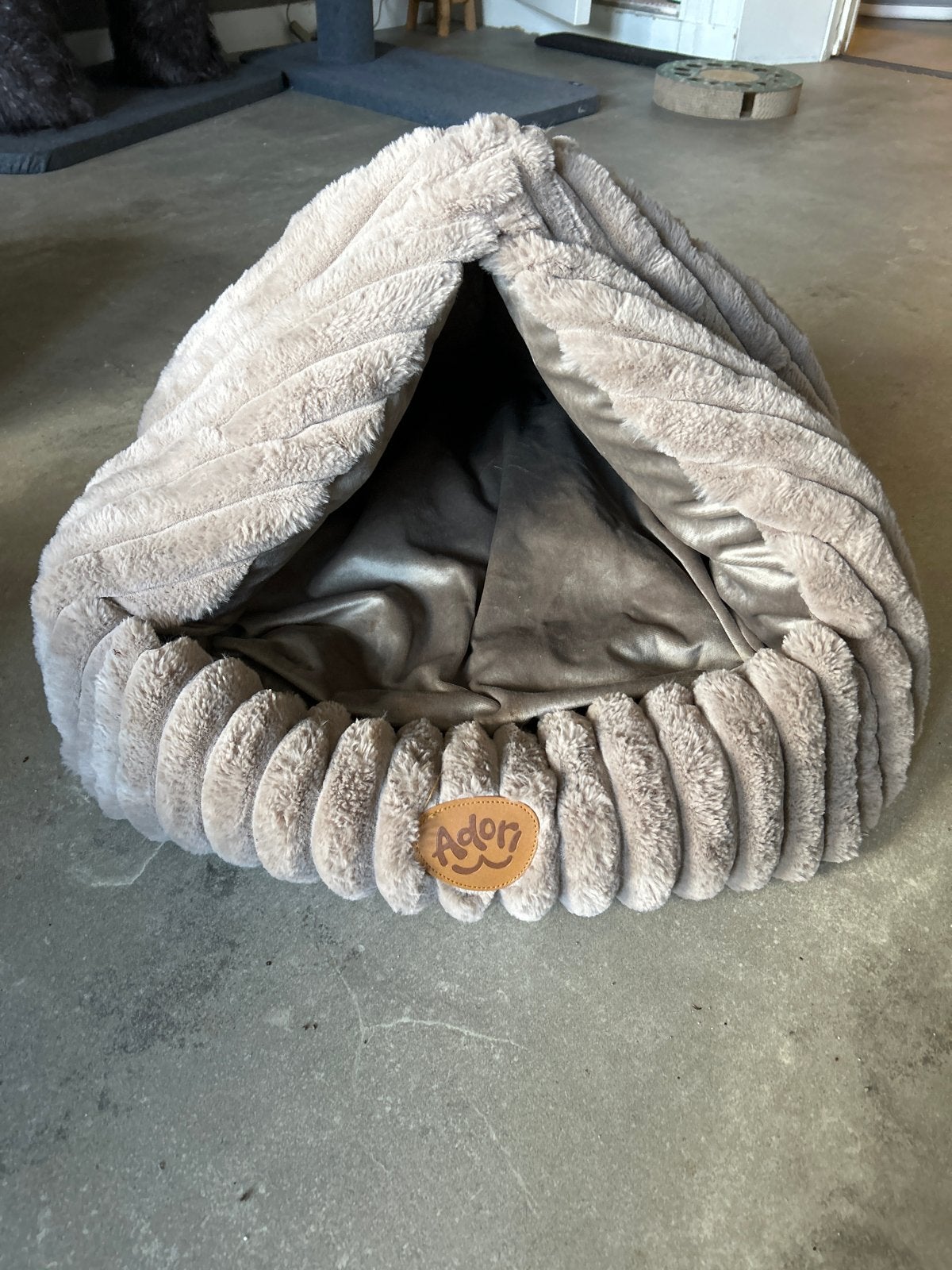 Nieuwe iglo, huisje, mandje voor kat of chihuahua, Ophalen of Verzenden, Nieuw, Stof