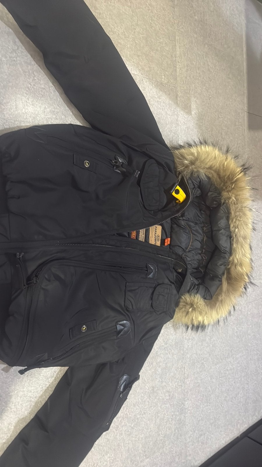 Parajumper jas met bont, Ophalen, Zo goed als nieuw, Maat 34 (XS) of kleiner, Zwart
