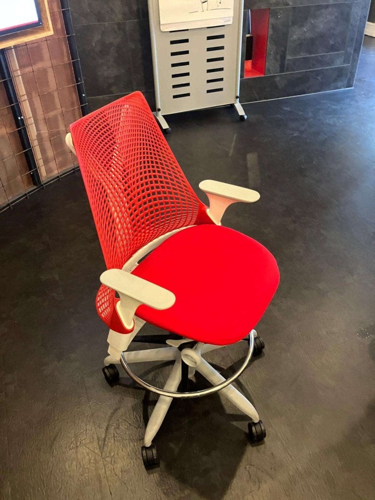 Herman Miller Sayl hoge bureaustoel / baliestoel, Postbus, Ophalen of Verzenden, Customercareeurope@hermanmiller.com, Bureaustoel