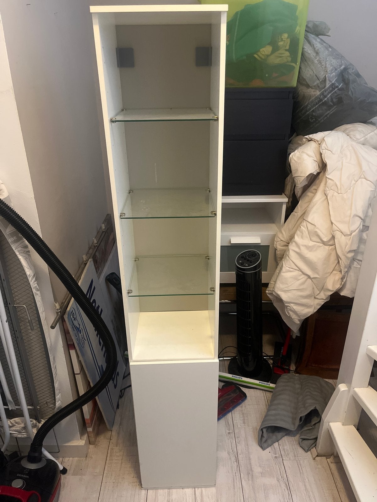 Witte smalle kast met glazen planken, Ophalen, Gebruikt