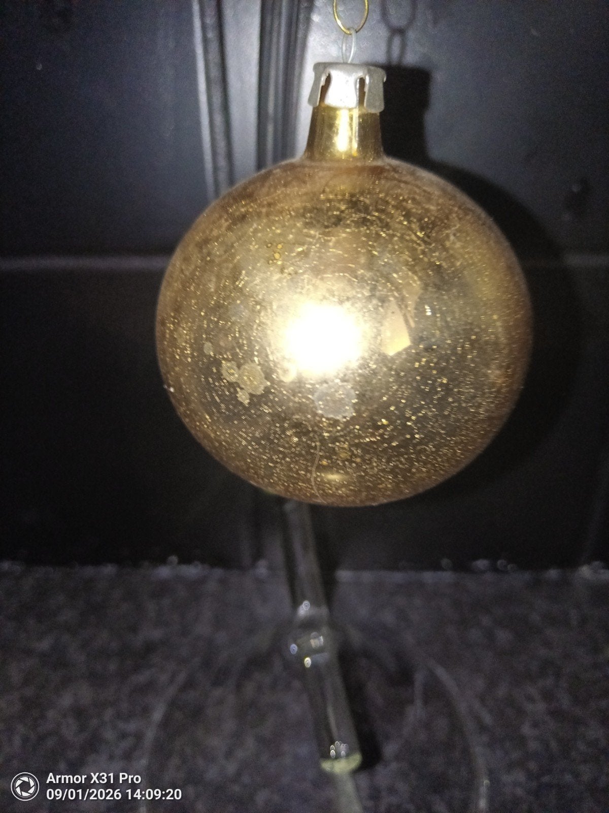 oude goudkleurige kerstbal, Ophalen of Verzenden