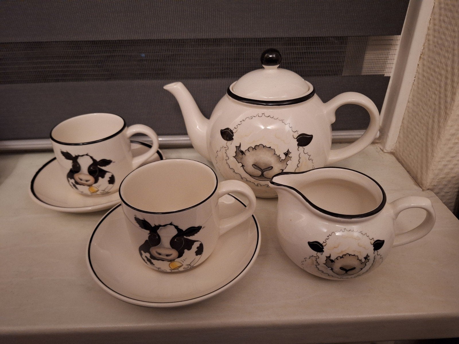 Arthur Wood Theepot, melkkan schaap en 2 kop en schotels koe, Overige merken, Landelijk/Boerenbont, Ophalen of Verzenden, Zo goed als nieuw