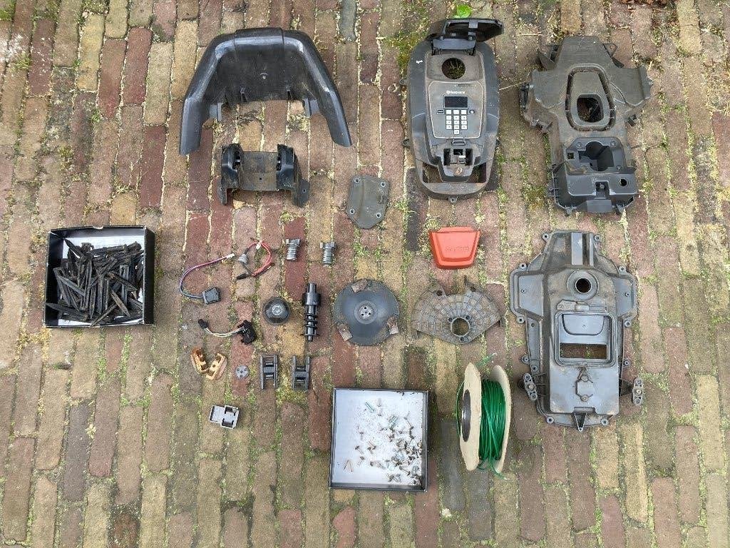 Parts reserve gebruikte onderdelen automower 305 spareparts, Ophalen of Verzenden, Gebruikt, 50 cm of meer, Husqvarna