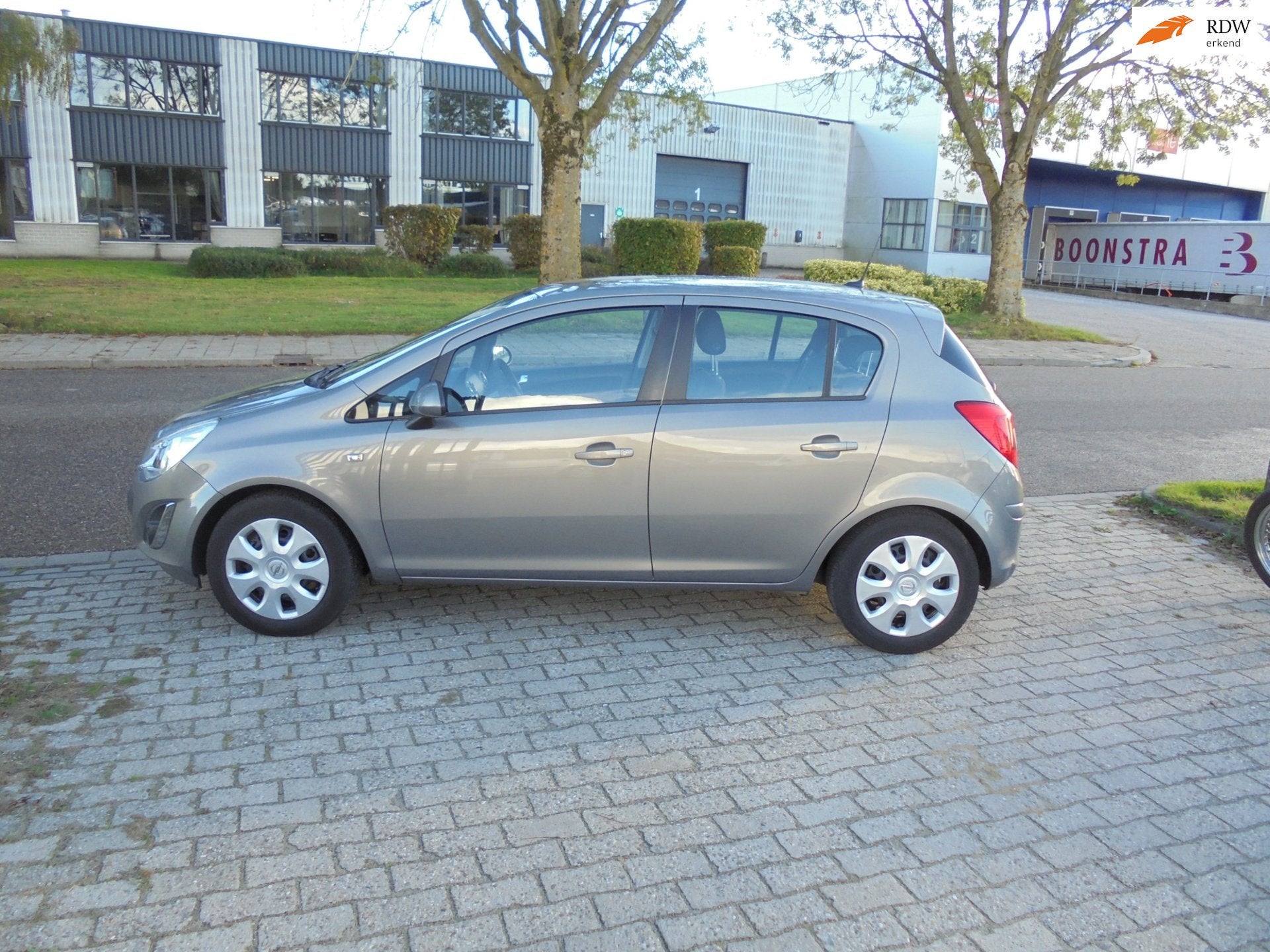 Opel Corsa 1.2-16V Berlin, Auto's, Voorwielaandrijving, Euro 5, Gebruikt, Zwart