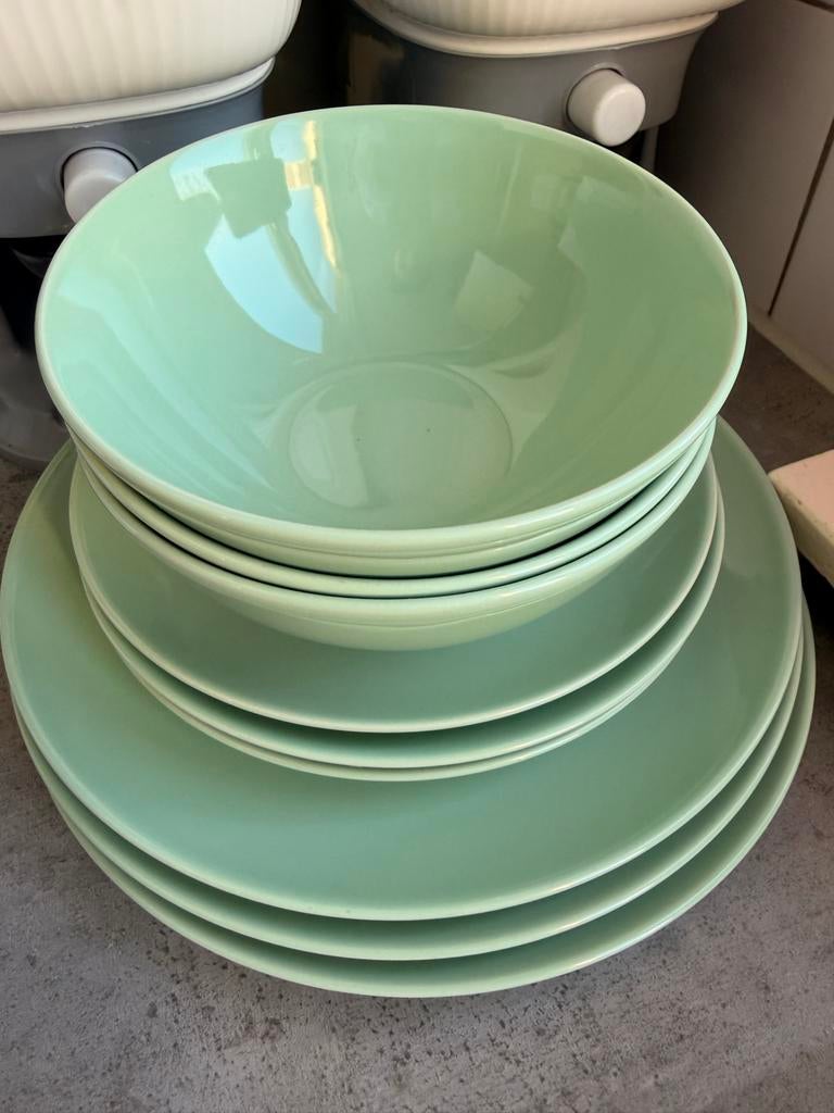 IKEA Servies Set - Lichtgroen - Borden en Kommen, Ophalen, Keramiek, Zo goed als nieuw, Bord(en)