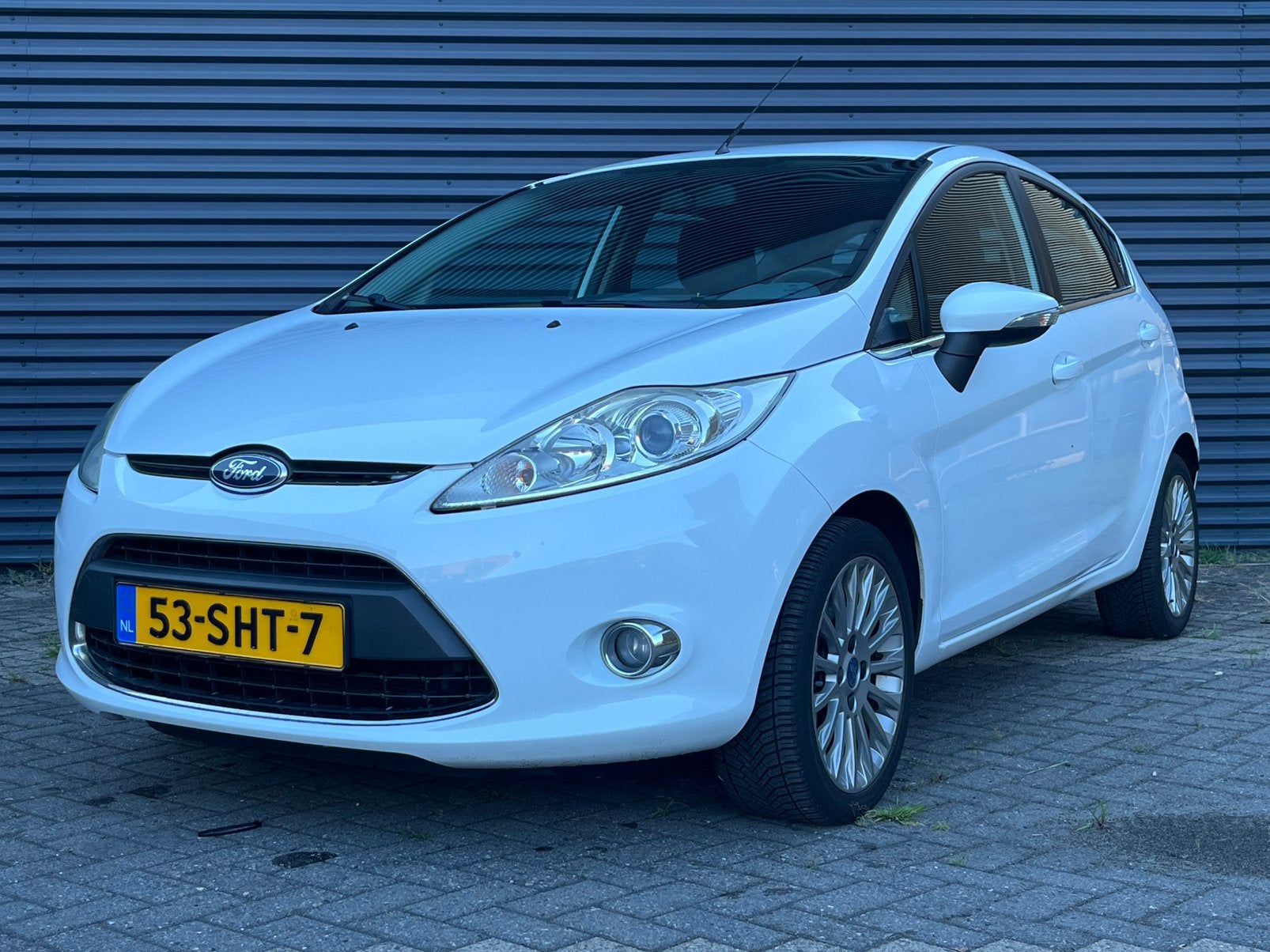 Ford fiesta 1.6 Titanium Airco, Auto's, Voorwielaandrijving, Stof, Zwart, 4 cilinders