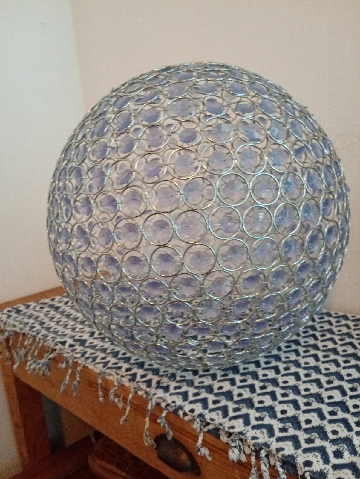 Decoratieve bol met kristallen - Sfeervolle verlichting, Metaal, Overige merken, Overige fittingen, Ophalen of Verzenden