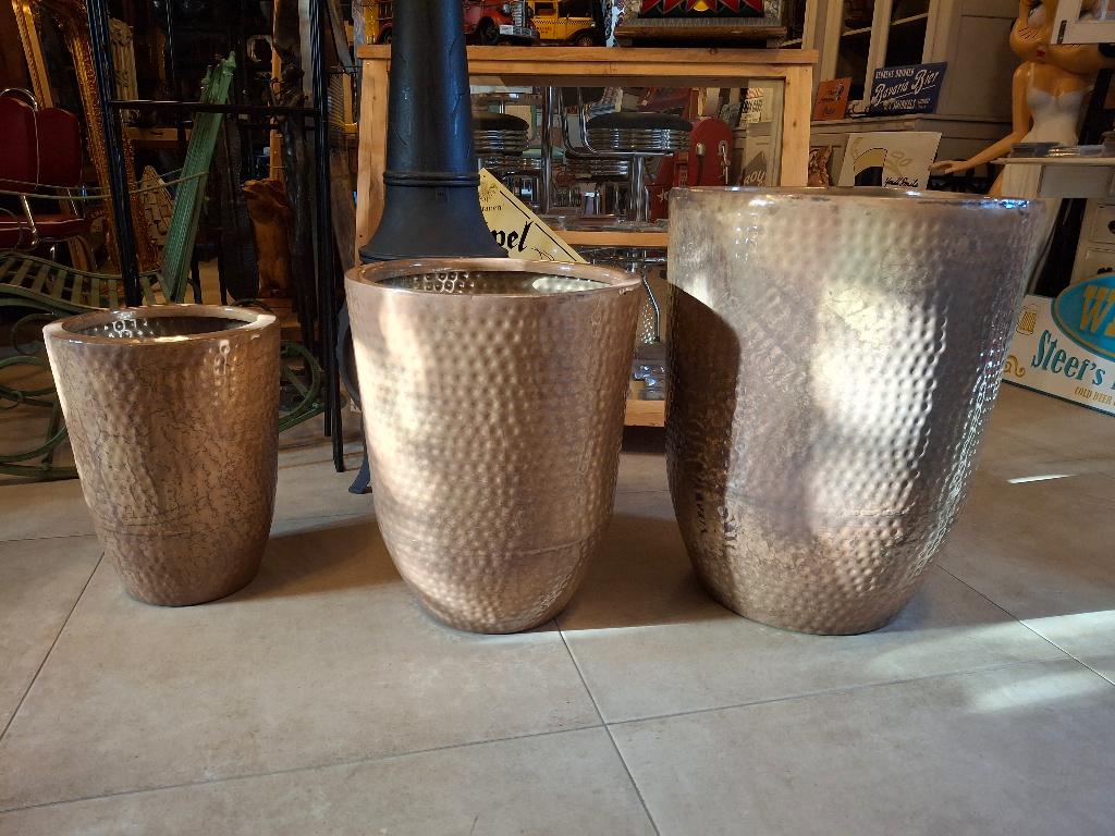 Nieuw grote metalen gemoffelde potten in 3 maten 4 kleuren., Huis en Inrichting, Woonaccessoires | Vazen, Nieuw, Overige kleuren