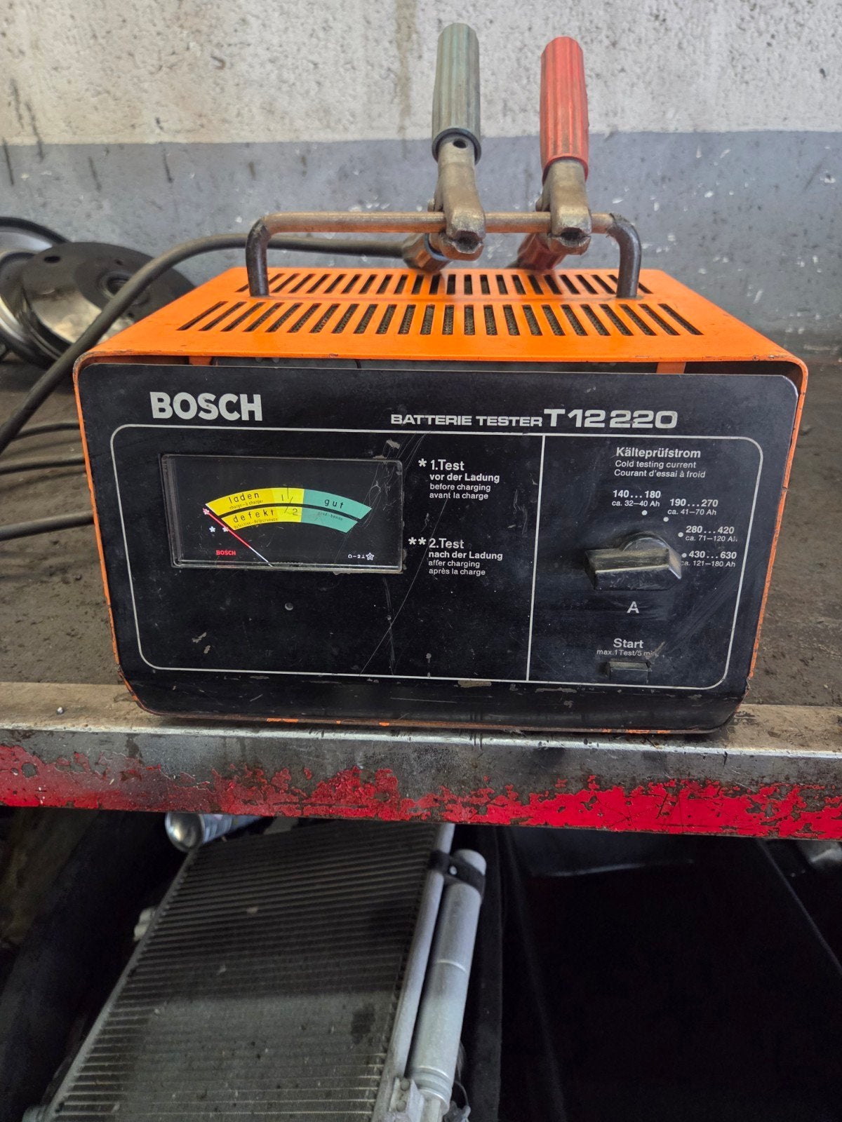 Bosch Batterij Tester T12220 - Oude Model, Ophalen, Gebruikt