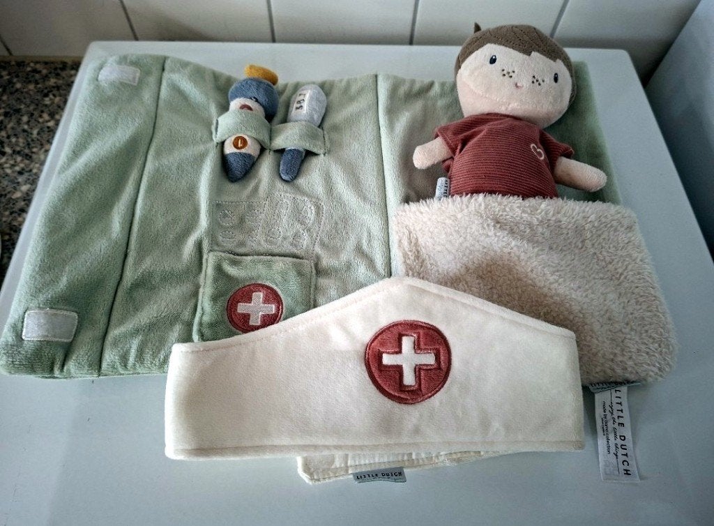 Little Dutch Dokterset met pop en accessoires, Ophalen of Verzenden, Zo goed als nieuw, Jongen of Meisje