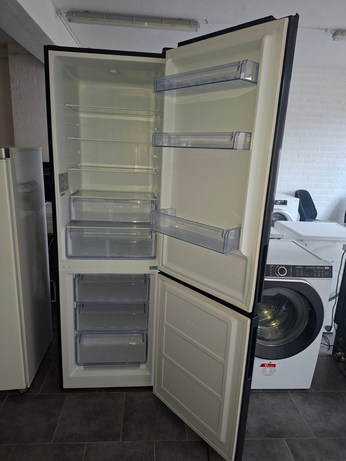 FRILEC KOELVRIESCOMBINATIE, Ophalen, 200 liter of meer, 60 cm of meer, Met aparte vriezer