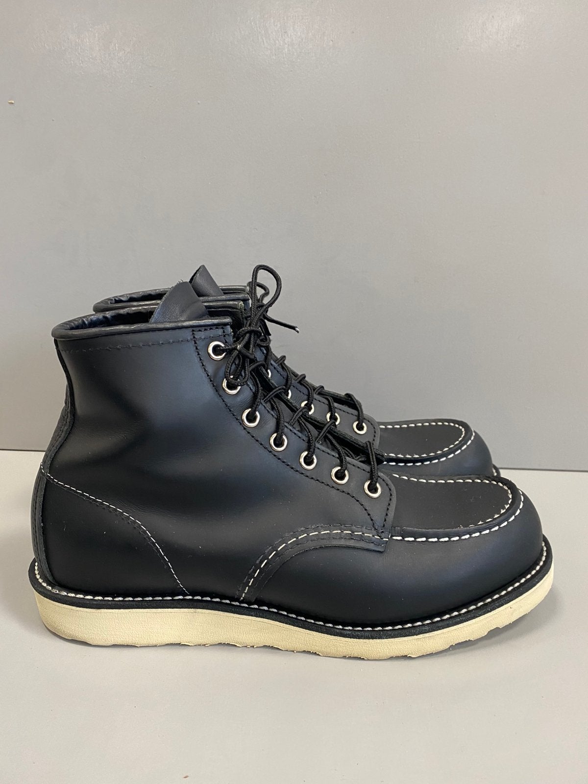 Red Wing 8130 Moc toe black chrome US9D/EU42, Zwart, Boots, Ophalen of Verzenden, Zo goed als nieuw