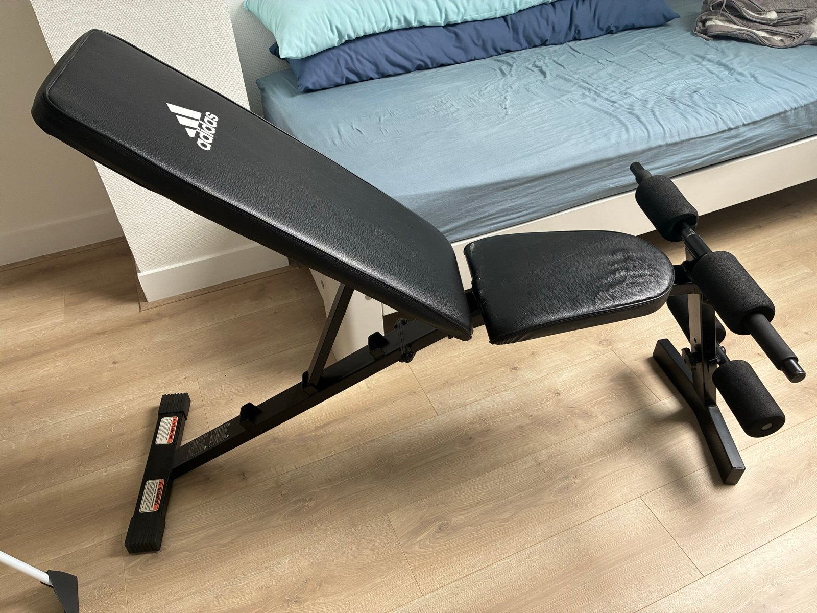 Adidas Fitnessbank - Verstelbaar & Compact, Sport en Fitness, Fitnessmaterialen, Gebruikt, Fitnessbank, Ophalen