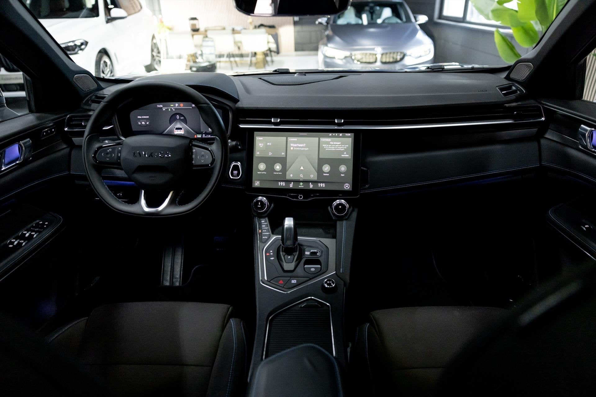 Lynk & Co 01 1.5TD 261pk PHEV 360 CAM | PANO | ADAP.CRUISE, Auto's, Lynk & Co, Automaat, 12 maanden, Stof, Zwart