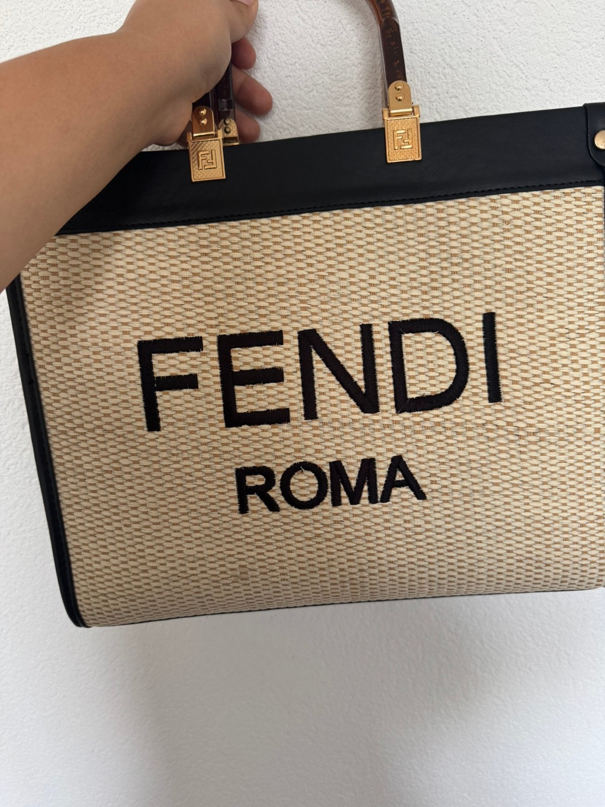 Fendi vrouwen tas, Sieraden, Tassen en Uiterlijk, Tassen | Damestassen, Ophalen, Zo goed als nieuw, Zwart, Handtas