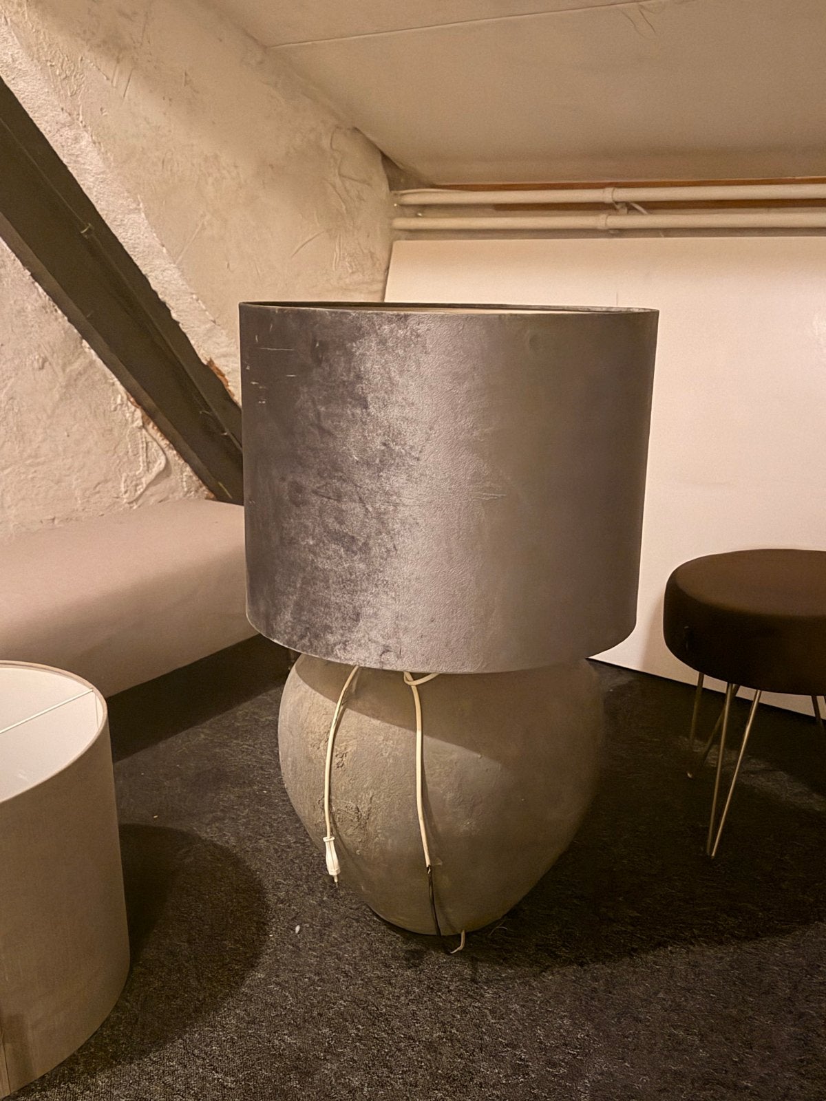 Grote kruiklamp met grijze velours kap, Huis en Inrichting, Met schakelaar, Overige merken, Gebruikt, Grijs