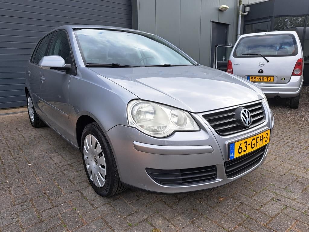 Volkswagen Polo 1.4-16V/5-DRS/Airco/Apk:2027/Nwe Distributie, Auto's, Voorwielaandrijving, Stof, 40 €/maand, 4 cilinders