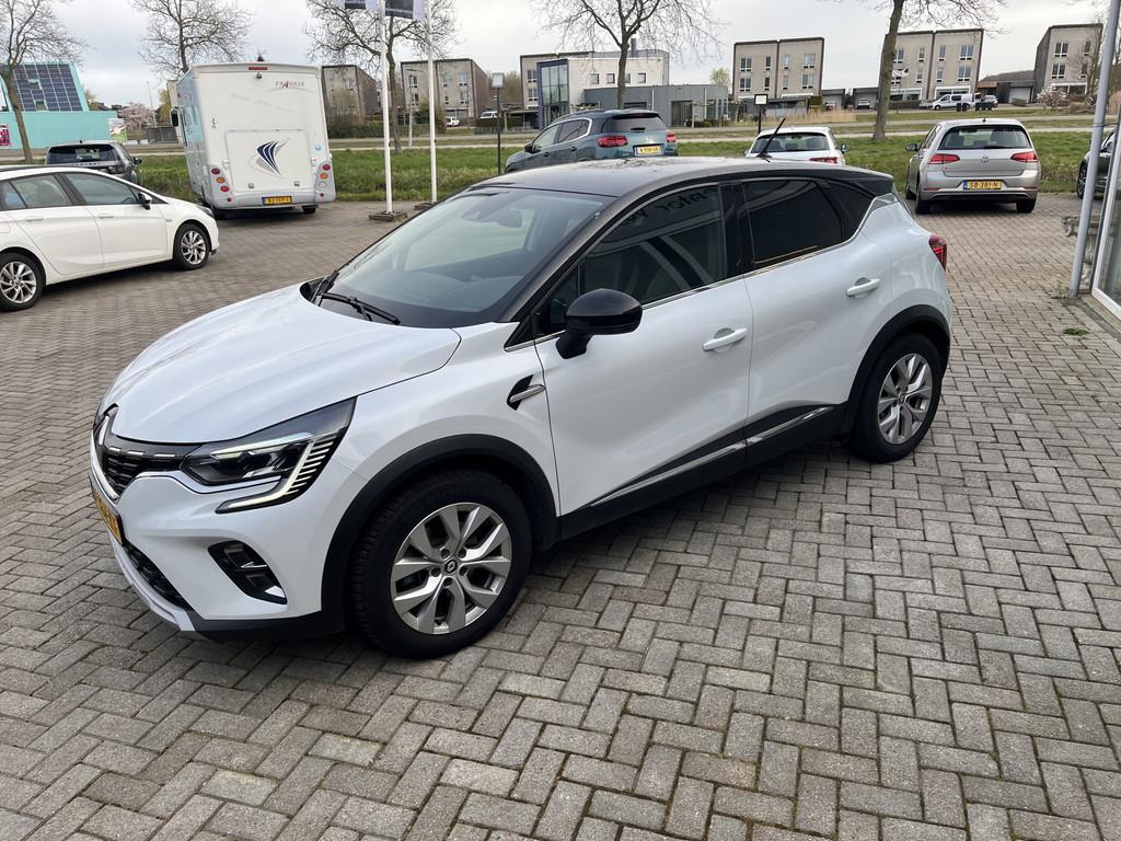 Renault Captur 1.6 E-Tech Hybrid 145 Intens Carplay / Led /, 94 pk, Gebruikt, 715 kg, Wit