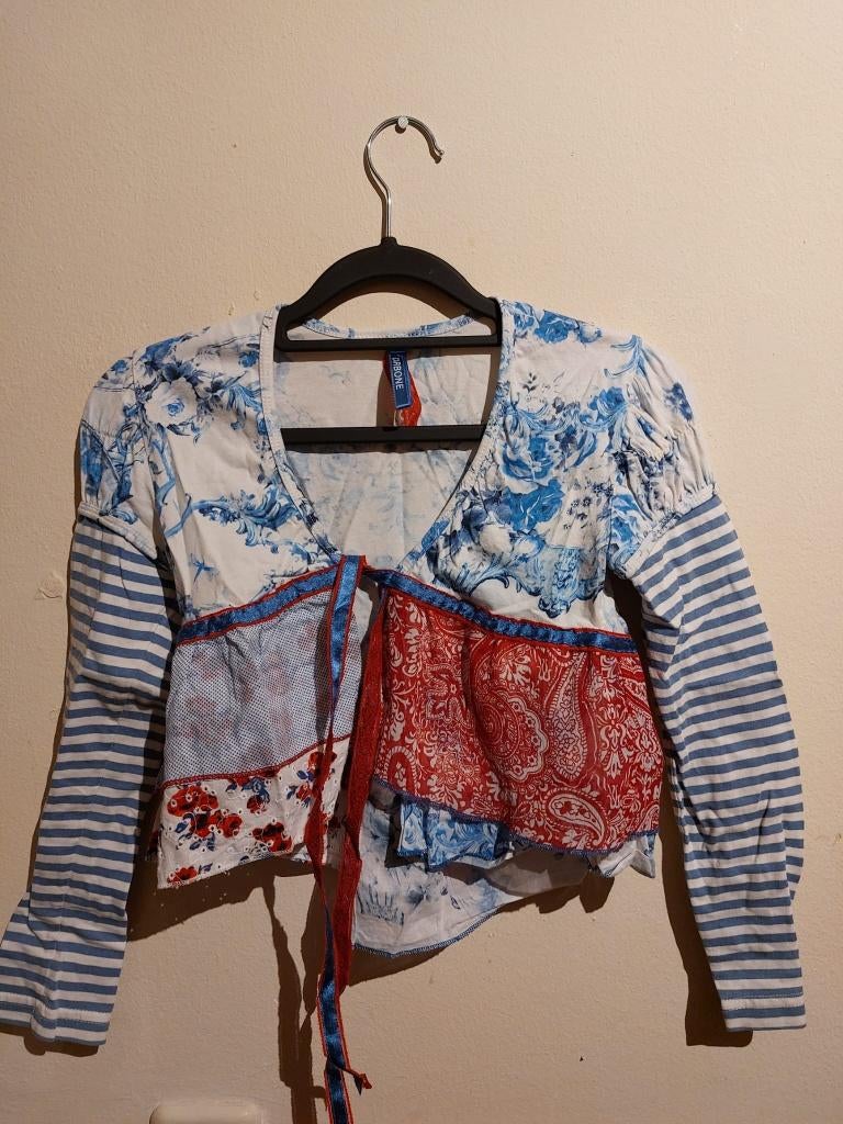 H1	Bolero Carbone - maat 140, Ophalen of Verzenden, Zo goed als nieuw, Meisje, Trui of Vest