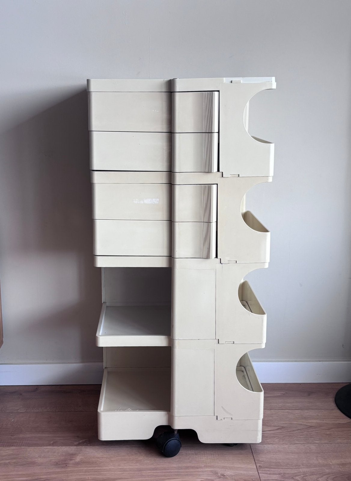 Vintage Boby Trolley, Joe Colombo voor Bieffeplast, Antiek en Kunst, Kunst | Designobjecten, Ophalen, 95 cm, Beige, Gemerkt