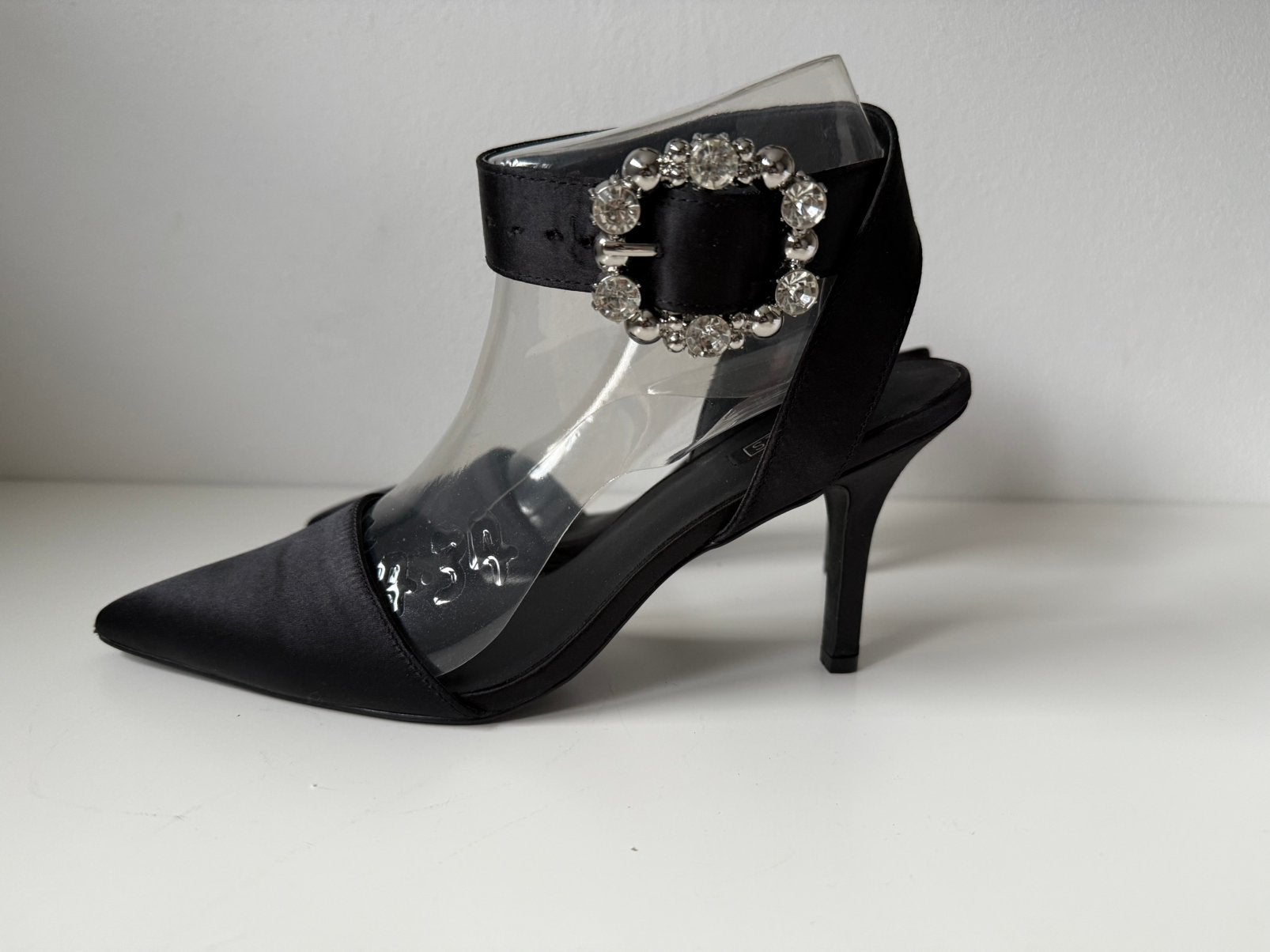 Nelly Shoes, satijnen slingbacks (39) met strass, nieuw!, Kleding | Dames, Zwart, Nieuw, Ophalen of Verzenden, Pumps