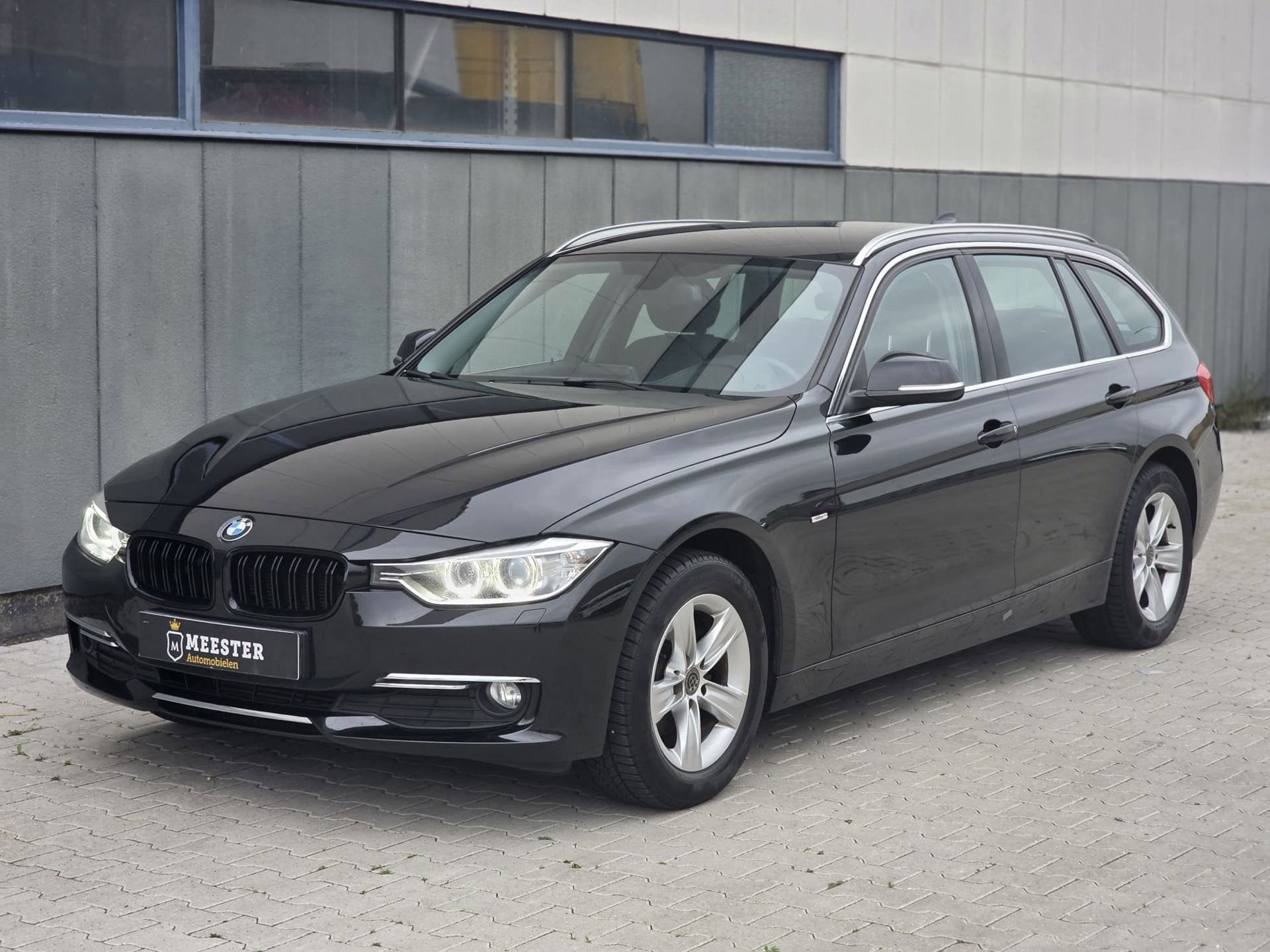 BMW 3-serie Touring 316i Executive|Xenon|Navi|Stoelverw, Automaat, Gebruikt, 4 cilinders, Met garantie (alle)