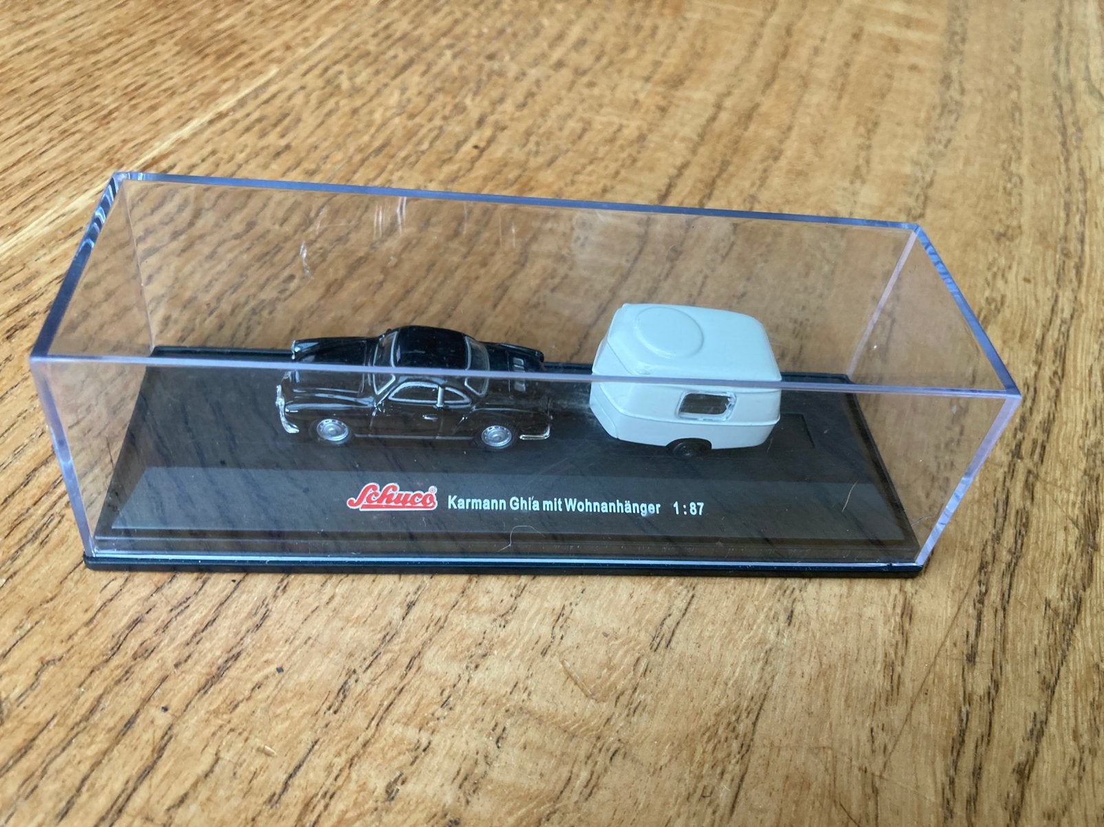 Schuco Karmann Ghia met caravan 1 : 87, Ophalen of Verzenden, Zo goed als nieuw, Schuco
