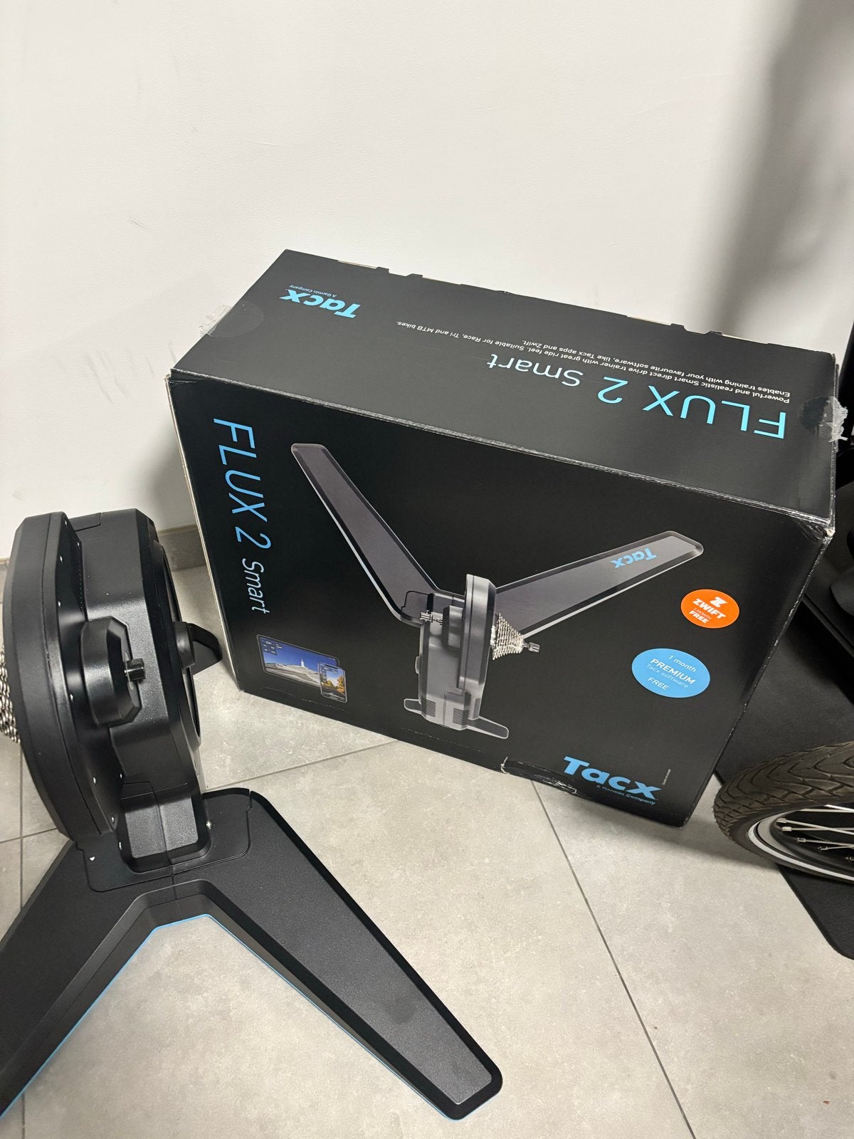 Tacx Flux 2 Smart fietstrainer met 11 speed cassette, Fietsen en Brommers, Fietsen | Racefietsen, Overige merken, 10 tot 15 versnellingen