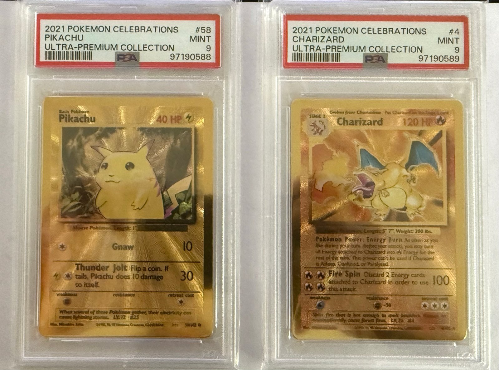 PSA9 Pokémon Celebrations Gold Pikachu & Charizard, Hobby en Vrije tijd, Verzamelkaartspellen | Pokémon, Zo goed als nieuw, Meerdere kaarten