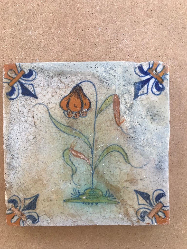 Tegel bloem ca. 1630 Gouda bodemvondst, Antiek en Kunst, Verzenden