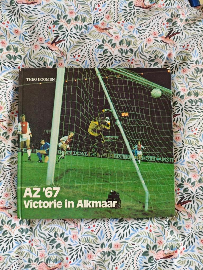 Boek Theo Koomen: AZ'67 Victorie in Alkmaar, Ophalen of Verzenden, Gelezen, Theo Koomen, Balsport