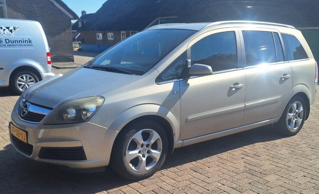 Opel Zafira 1.8 2005 Grijs inruil mogenlijk, 4 cilinders, Origineel Nederlands, Particulier, 1403 kg