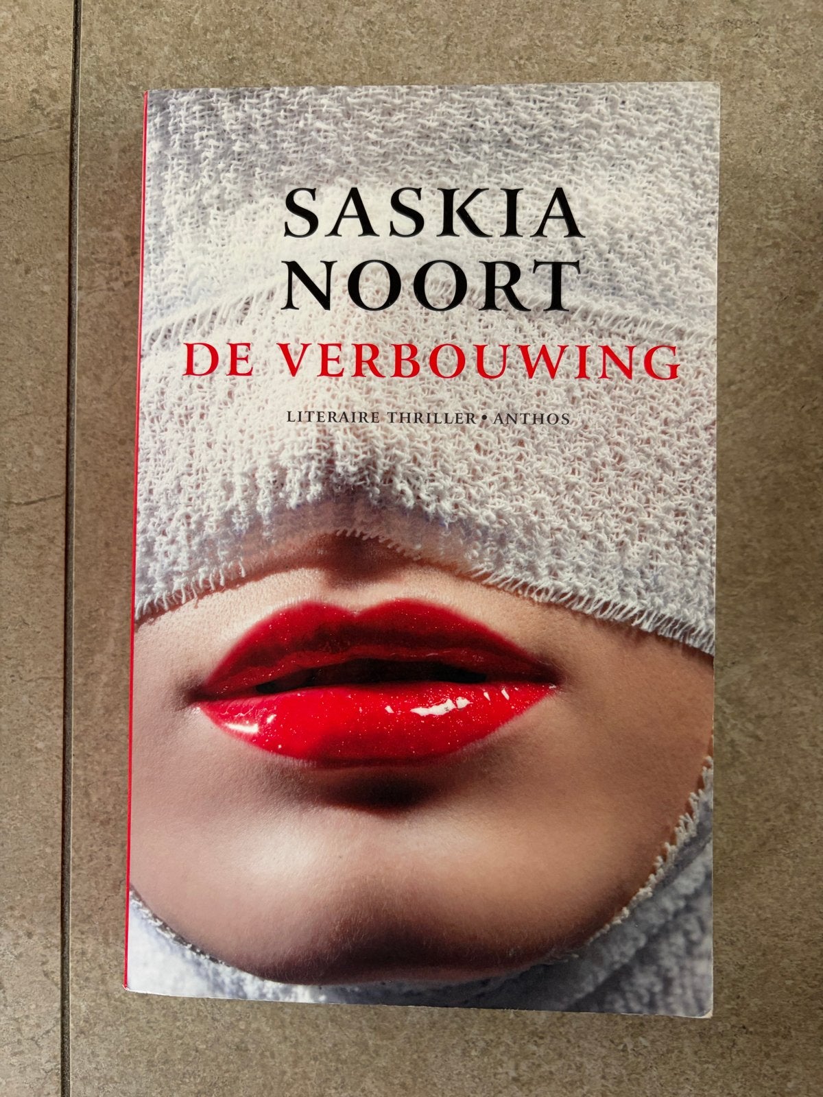 Saskia Noort - De Verbouwing (Literaire thriller), Ophalen of Verzenden, Zo goed als nieuw, Nederland
