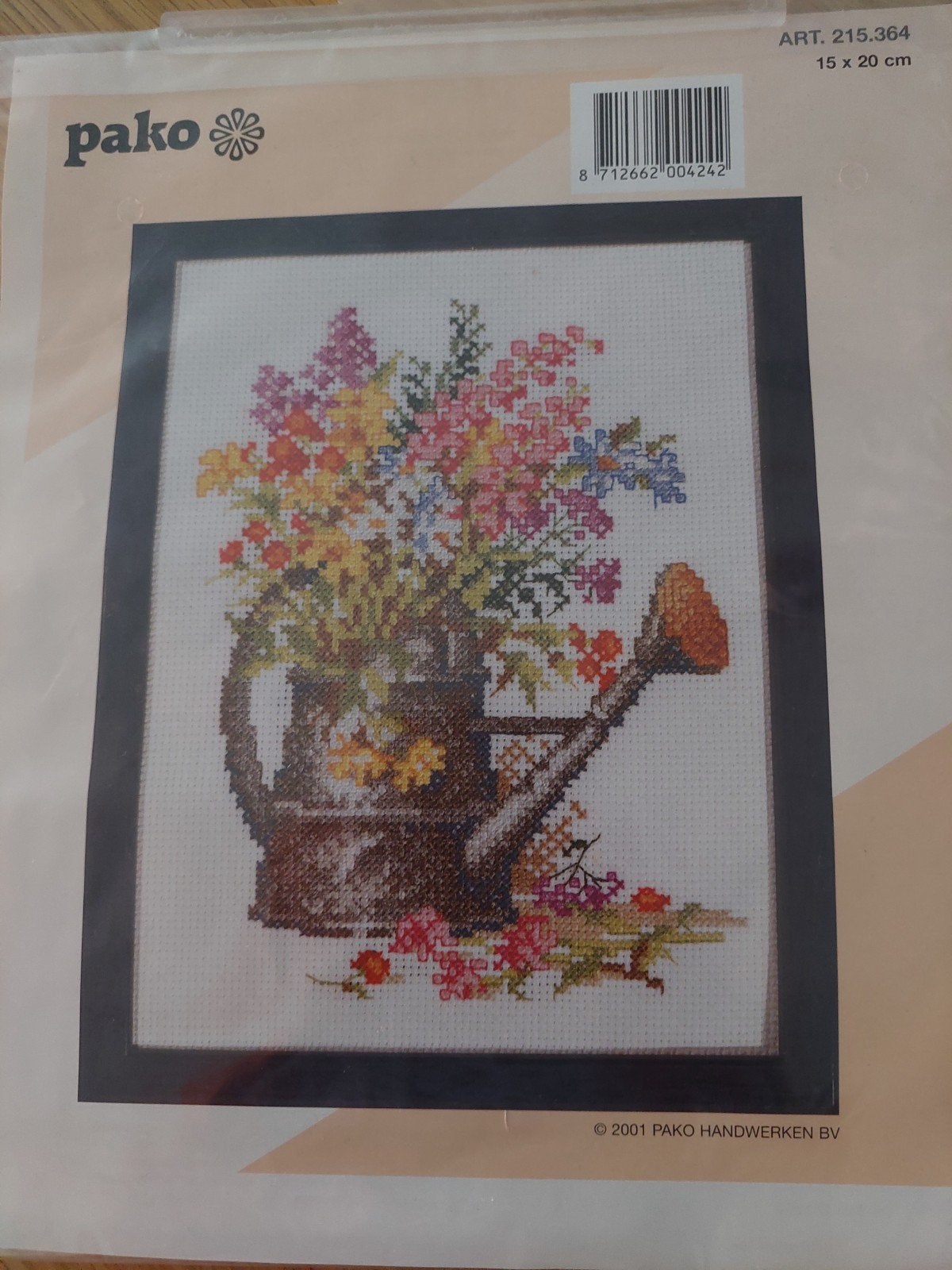 Pako Borduurpakket Gieter met Bloemen - Nieuw, Ophalen of Verzenden, Nieuw, Borduurpakket