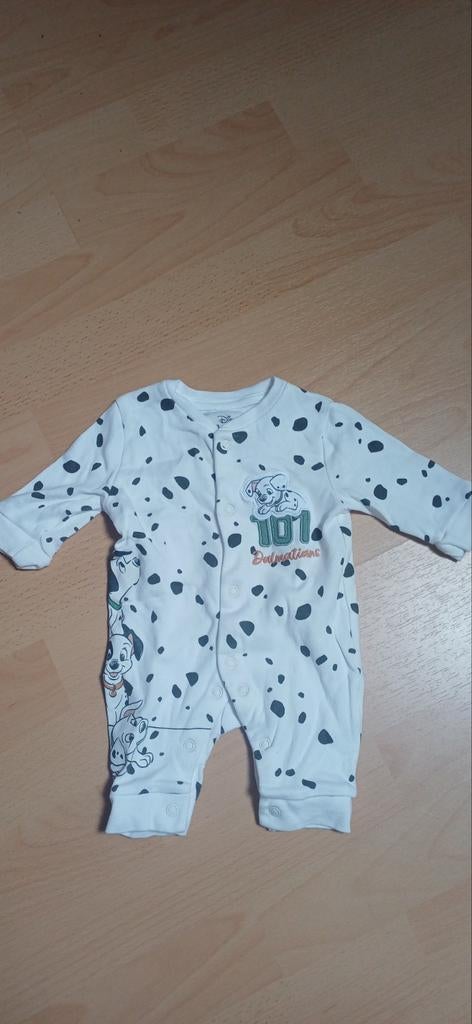 Nieuw pakje 101 dalmatiërs 0-1 maand, Kinderen en Baby's, Babykleding | Maat 50, Jongetje of Meisje, Nieuw, Ophalen of Verzenden