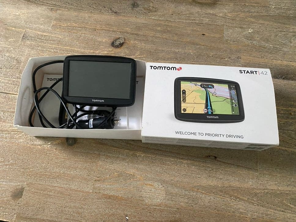 Tomtom start 42 lifetime gratis kaarten, Auto diversen, Autonavigatie, Ophalen of Verzenden, Zo goed als nieuw