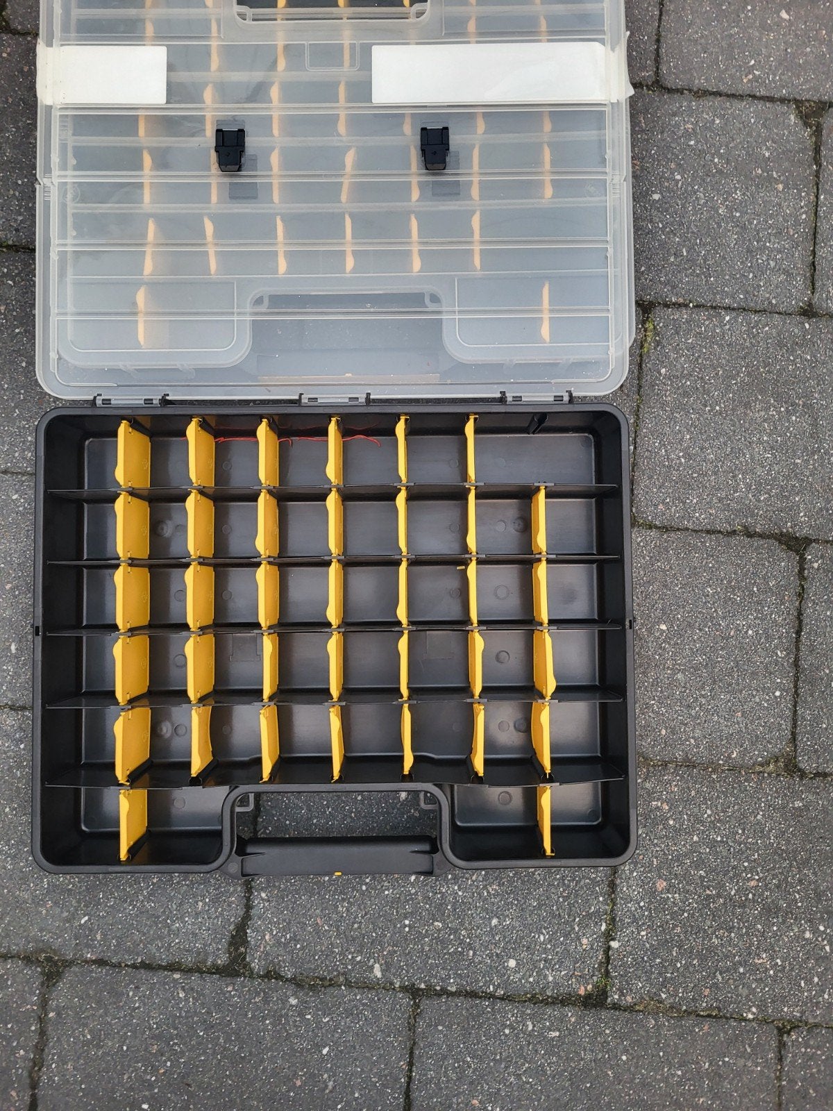 Opbergdoos met vakverdeling - Ideaal voor kleine onderdelen, Ophalen, Zo goed als nieuw