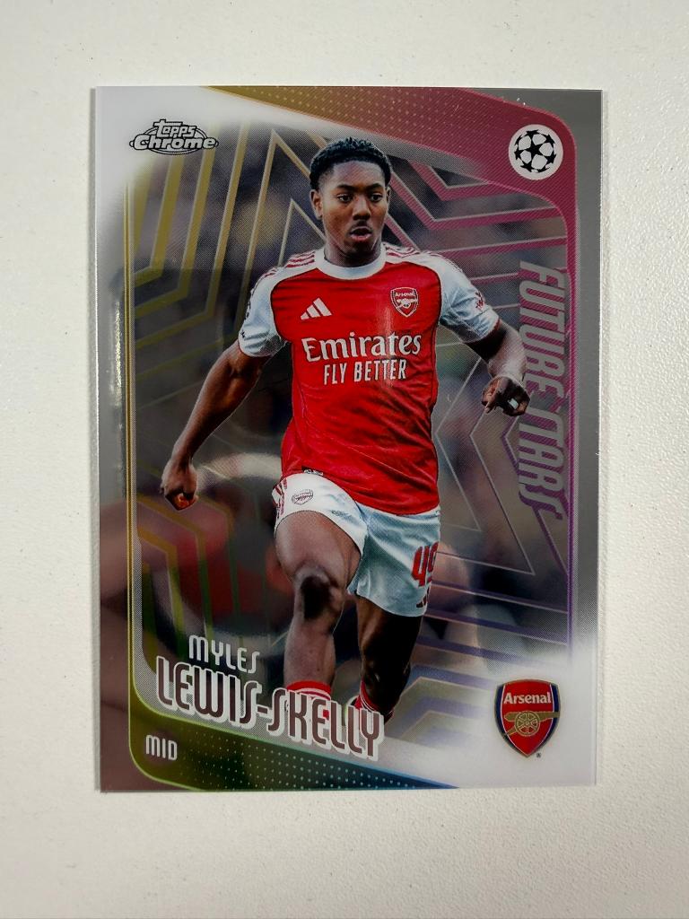 52 Myles Lewis-Skelly Topps Chrome 2025-26, Ophalen of Verzenden, Nieuw, Buitenlandse clubs, Poster, Plaatje of Sticker