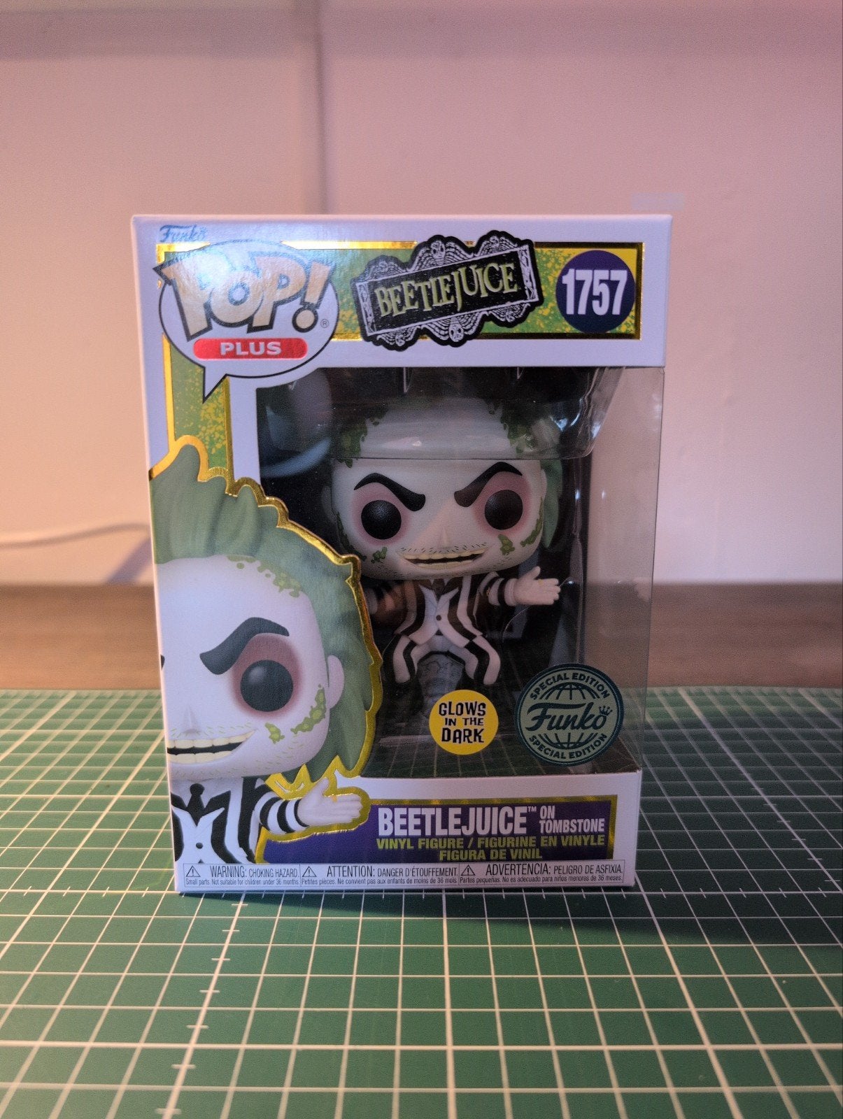 Funko Pop Beetlejuice On Tombstone GITD, Ophalen of Verzenden