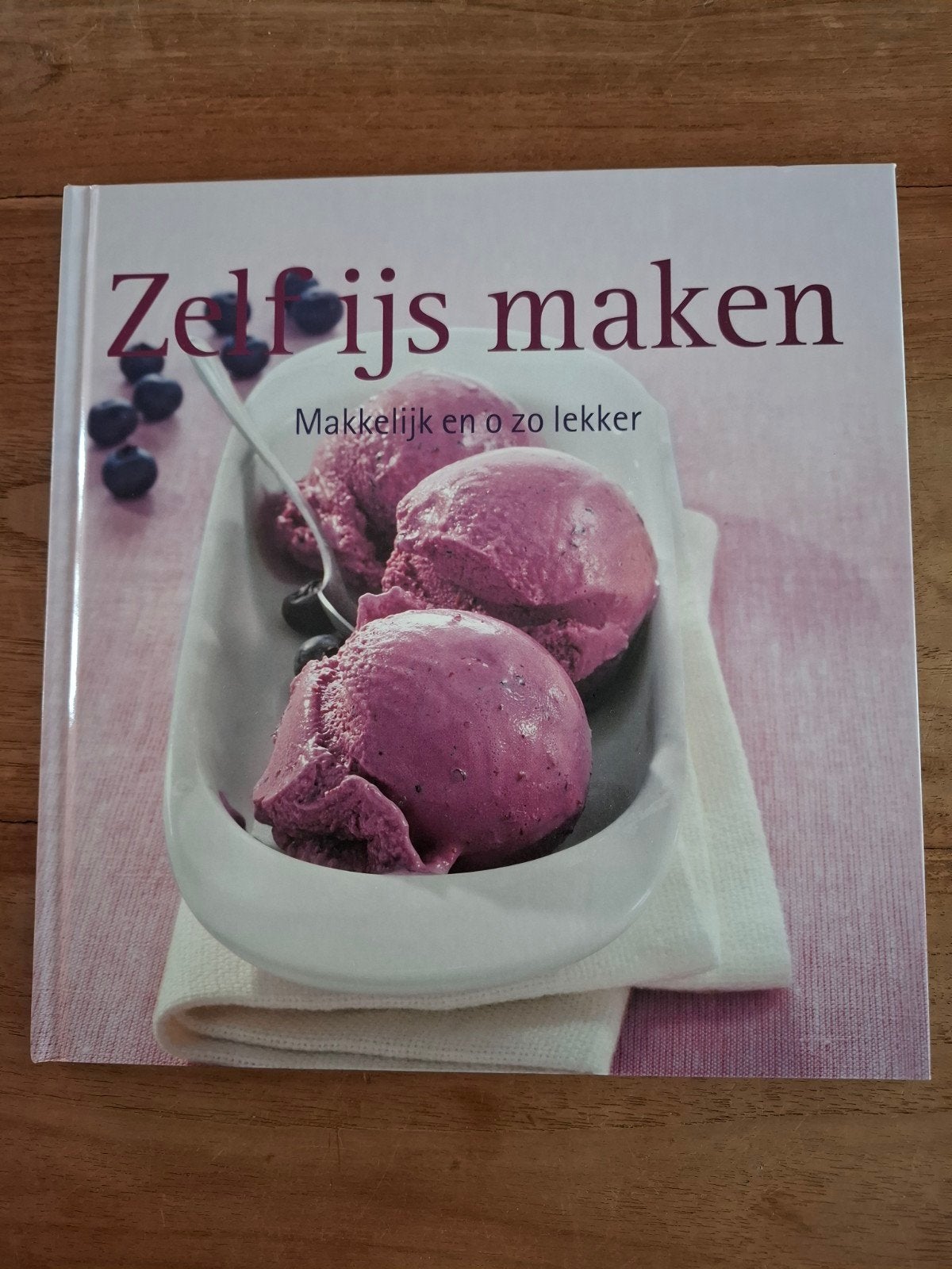 Zelf ijs maken,  makkelijk en o zo lekker, Boeken, Kookboeken, Ophalen, Zo goed als nieuw