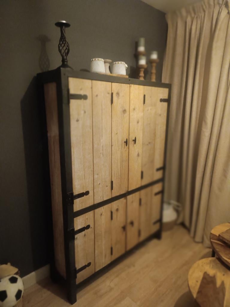 Tv meubel €30,00, Huis en Inrichting, Kasten | Wandmeubels, Ophalen, Zo goed als nieuw, Minder dan 150 cm, Minder dan 100 cm