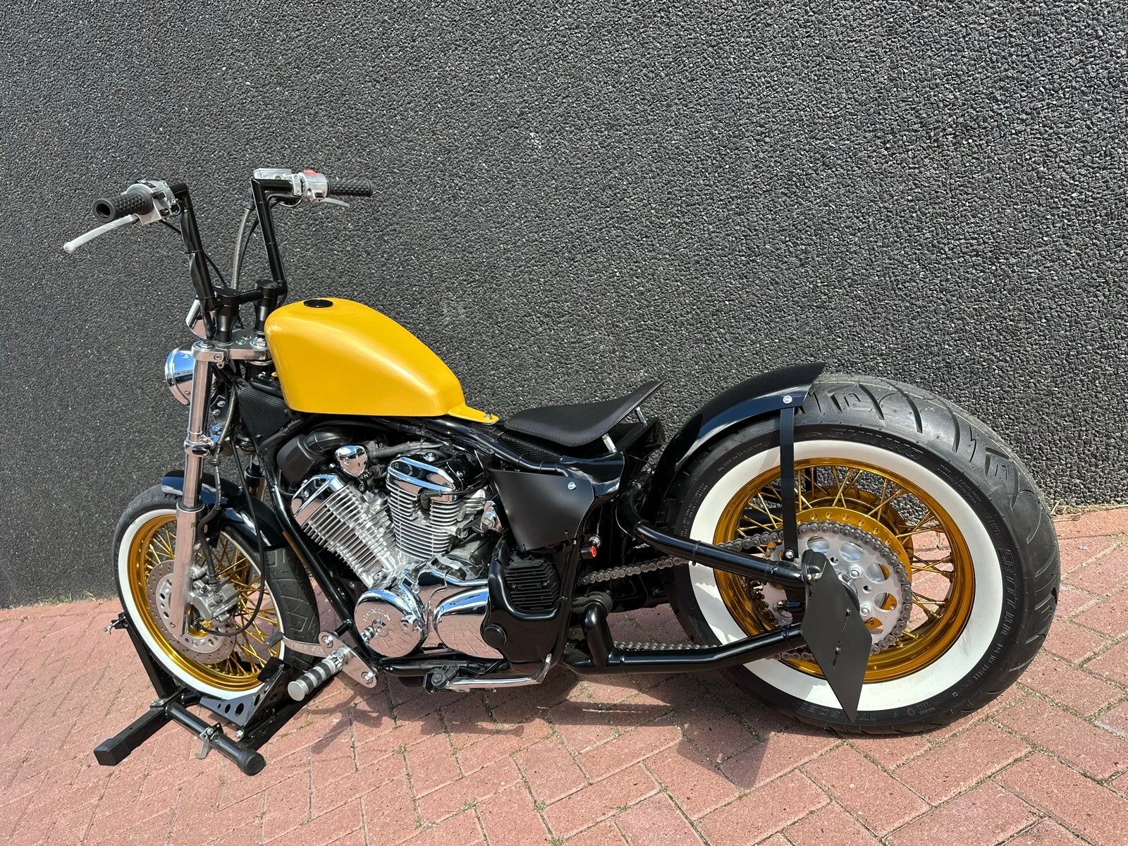 Unieke Honda VT600 Bobber - Volledig Opnieuw Opgebouwd, Chopper, Brailestraat 65, Minimaal motorrijbewijs A2, Handgeschakeld