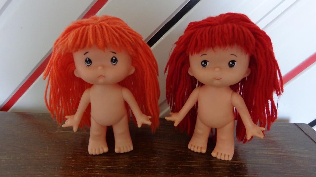 Twee vintage poppetjes merk GM Toys Hong Kong, Verzamelen, Poppen, Ophalen, Zo goed als nieuw, Pop