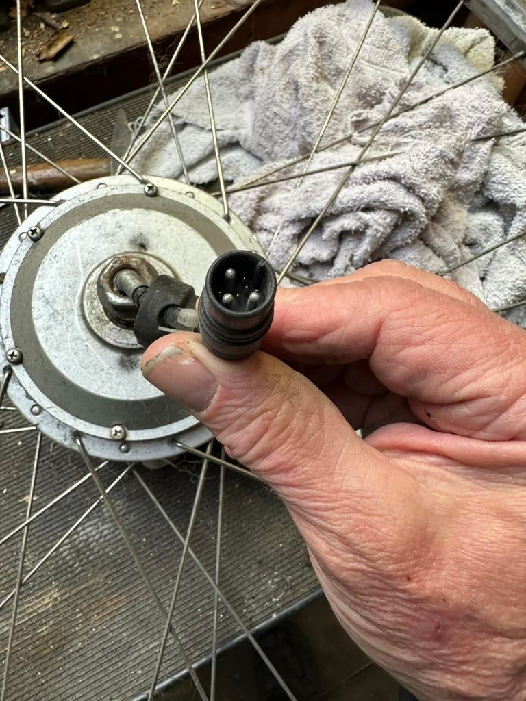 Voorwiel motor montego of tranz X 24 Volt, Ophalen, Zo goed als nieuw, Wiel