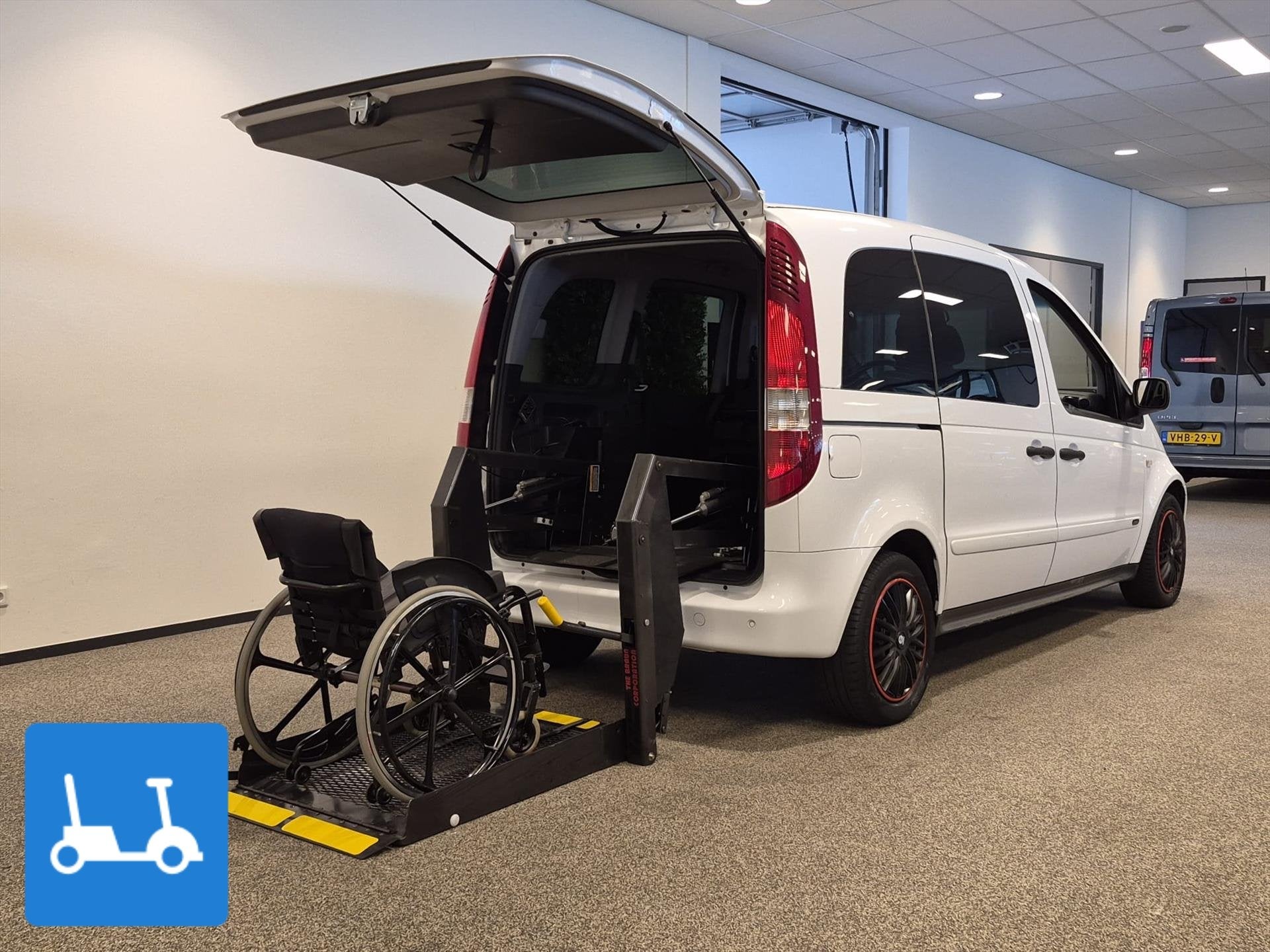 Mercedes Vaneo incl. kofferbaklift voor scootmobiel of rolst, 12 maanden, Gebruikt, 4 cilinders, 82 pk