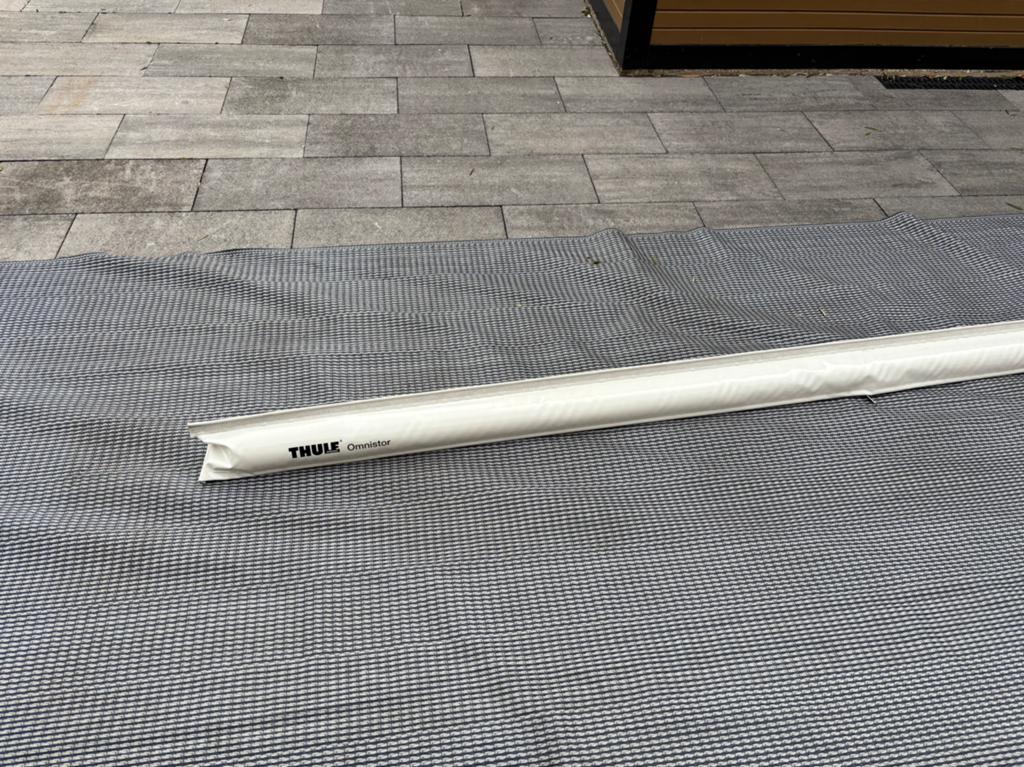 Thule Omnistor 1200 300 Sapphire Blue zakluifel, Ophalen, Zo goed als nieuw