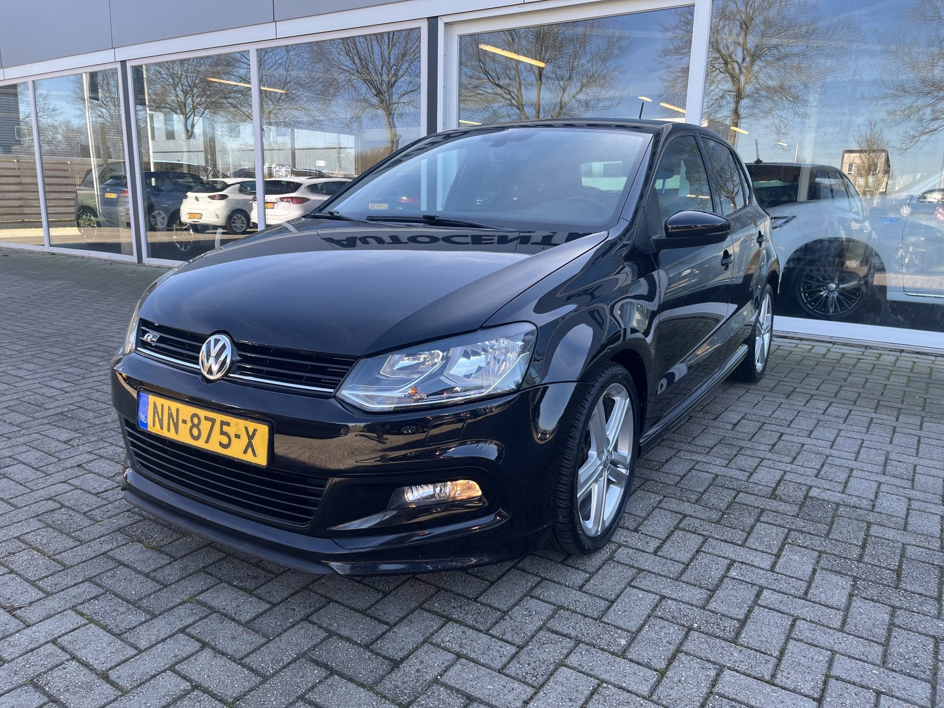 Volkswagen Polo 1.0 TSI R-line Highline / 17 inch / Clima /, Voorwielaandrijving, Euro 6, Zwart, Handgeschakeld