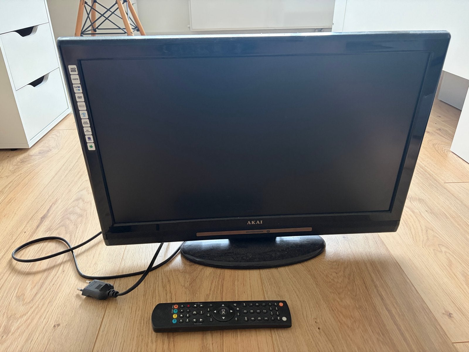Akai LCD TV/DVD Combi met DVB-T Tuner - Compact en Compleet, Overige merken, 50 Hz, Ophalen of Verzenden, Zo goed als nieuw