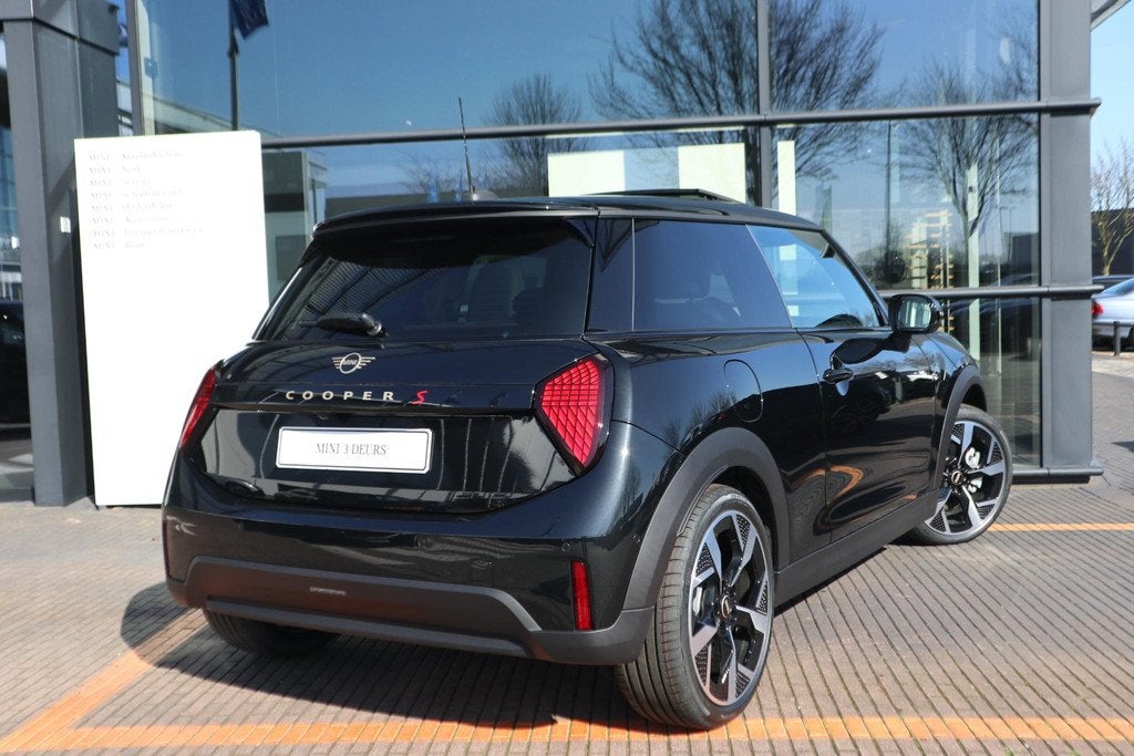 MINI 3-Deurs Cooper S Classic Trim | Pakket M, Auto's, Mini, 4 cilinders, Leder en Stof, Zwart, Bedrijf