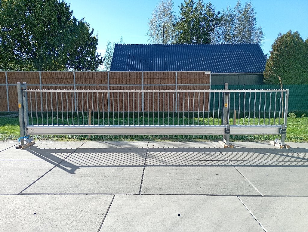 Vrijdragende Elektrische Aluminium Schuifpoort 600x150, Ophalen, Met poort, Gebruikt, Aluminium